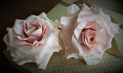 Two blush pink fondant roses cake topper. Gum paste flowers. Fondant flowers - image2